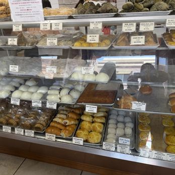Sing Cheong Yuan Bakery - Baked goods on display - Bakeries Near Me - Honolulu, Hawaii Sing Cheong Yuan Bakery - Baked goods on display - Bakeries Near Me - Honolulu, Hawaii