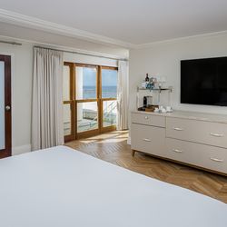 Surf & Sand Laguna Beach - Oceanview King Terrace Room