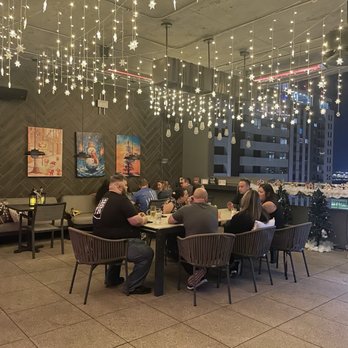 Alibi Tempe - Holiday Vibe - New American Near Me - Tempe, Arizona