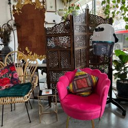 Raven Wilkins At Salon Intrinsic - Cute chairs to sit in while waiting or processing. The pink one is so comfy!
