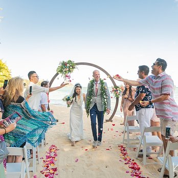 Simple Oahu Wedding - Wedding Planning Near Me Simple Oahu Wedding - Wedding Planning Near Me