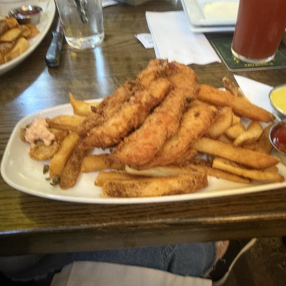 4 MILE BREWING - Driest chicken strips in the west! - Sports Bars Near Me - Victoria, British Columbia