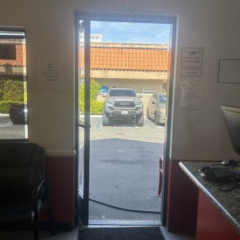 Jiffy Lube Oil Change - Both doors open for ventilation and air - Auto Repair Near Me - Santa Monica, California
