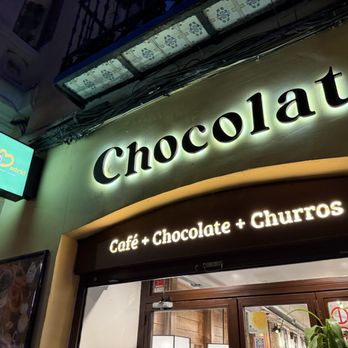 Chocolat - Outside view of shop - Cafeteria Near Me - Madrid, M Chocolat - Outside view of shop - Cafeteria Near Me - Madrid, M