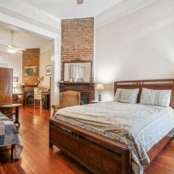 Garden District Bed & Breakfast - Porch Room