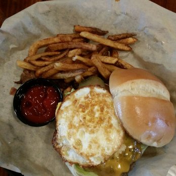 The Tipsy Oak - Burger with an Egg - Gastropubs Near Me - Arlington, Texas