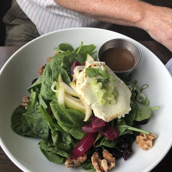 Catch Kitchen + Bar - Sports Bars Near Me - Richmond, British Columbia