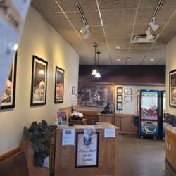 Hoss's Steak & Sea House