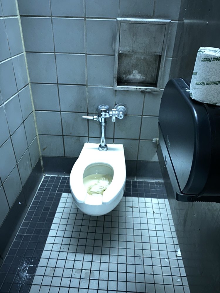 GREYHOUND PACKAGE EXPRESS 555 N John Young Pkwy, Orlando, Florida