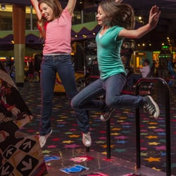 John's Incredible Pizza - Buena Park - Dance Dance Revolution