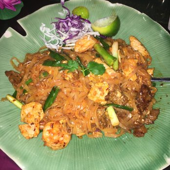 Bua Thai Restaurant - Pad Thai noodles - Thai Near Me - Aurora, Colorado