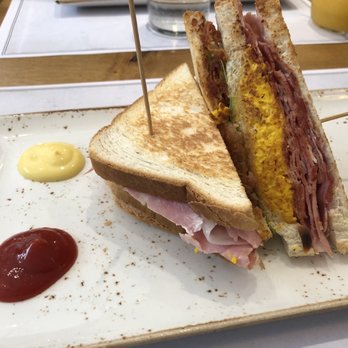 Elk Bakery - Egg, bacon, ham, lettuce, cheese on white bread - Patisserie/Cake Shop Near Me - Verona, VR
