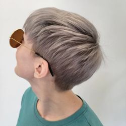 Carlin Creates Hair Salon