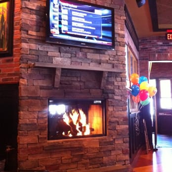 Uno Pizzeria & Grill - Pizza Near Me - Newtown Square, Pennsylvania Uno Pizzeria & Grill - Pizza Near Me - Newtown Square, Pennsylvania