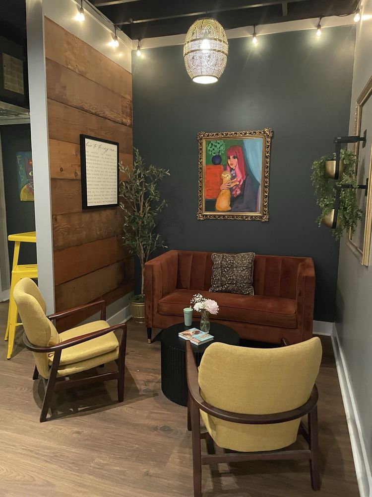 Social spots from Mac Tabby Cat Cafe