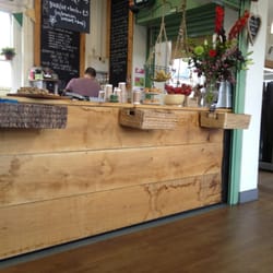 Brown and Green - The best place for breakfast an coffee on the way into town