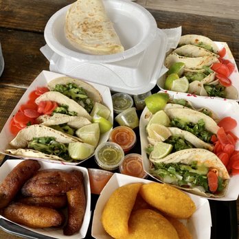 Pueblito Paisa - Tacos, quesadillas, empanadas, tostones & maduros - Colombian Near Me - Miami, Florida Pueblito Paisa - Tacos, quesadillas, empanadas, tostones & maduros - Colombian Near Me - Miami, Florida