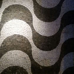 Rio Bar Esporte - Parede imitando a calçada