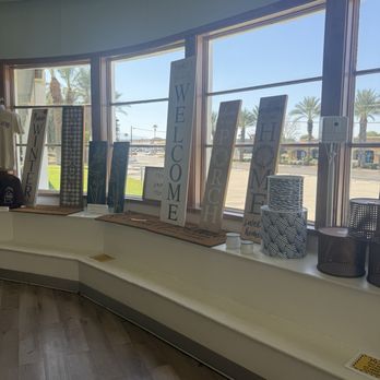 Shields Date Garden - Fruits & Veggies Near Me - Indio, California