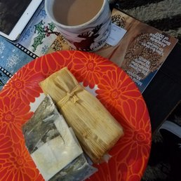 Tamales de raja y puerco en chile verde. Tamales de raja y puerco en chile verde.