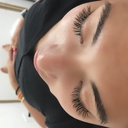 Lashes By Leslie