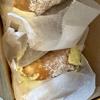 Mike's Pastry - Ricotta cannoli and limoncello cannoli - Bakeries Near Me - Boston, Massachusetts Mike's Pastry - Ricotta cannoli and limoncello cannoli - Bakeries Near Me - Boston, Massachusetts