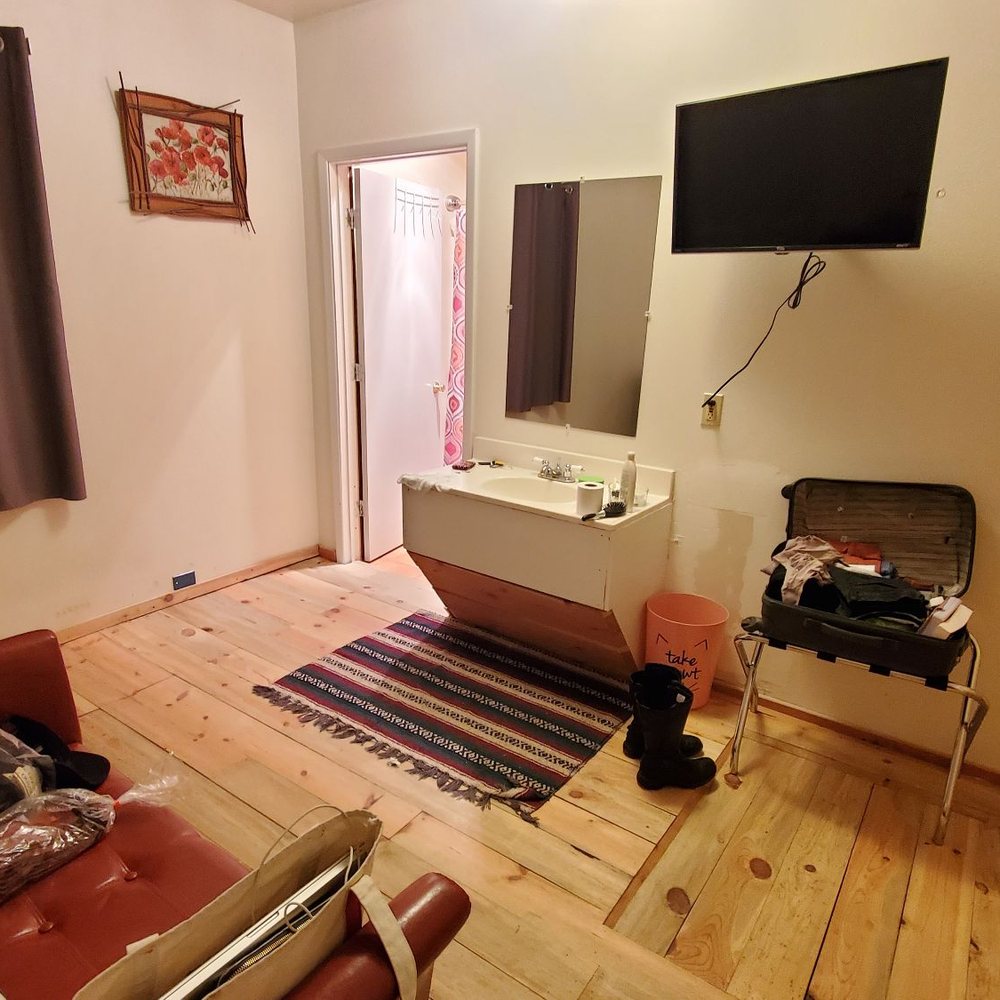 Florecita INN - Cute rooms! - Hotels Near Me - Costilla, New Mexico