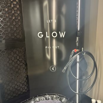 goGLOW - Spray booth - Spray Tanning Near Me - St. Louis, Missouri