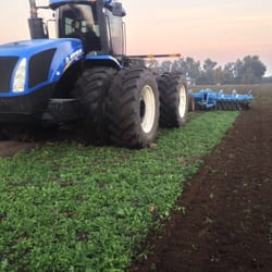 Garton Tractor - Customer's Lemken Rubin 9 with their T9 New Holland