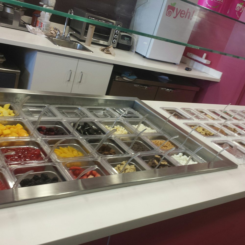 yeh - Choice of toppings - Ice Cream & Frozen Yogurt Near Me - Mississauga, Ontario