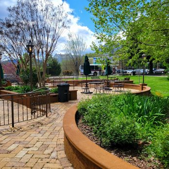 Yellow Deli - Dog friendly outdoor patio. - Coffee & Tea Near Me - Chattanooga, Tennessee