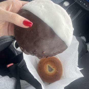 Crossroads Delicatessen - Black & White Cookies, Bagels - Breakfast & Brunch Near Me - Minnetonka, Minnesota