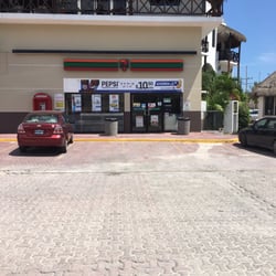 7 Eleven - View from the road