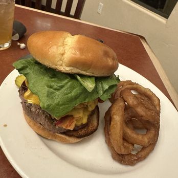 Hacienda Del Lago Restaurant - Green chili burger - New American Near Me - Vail, Arizona Hacienda Del Lago Restaurant - Green chili burger - New American Near Me - Vail, Arizona