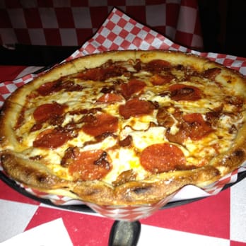 Auntie Pasto's - Bacon and pepperoni pizza - Italian Near Me - Honolulu, Hawaii