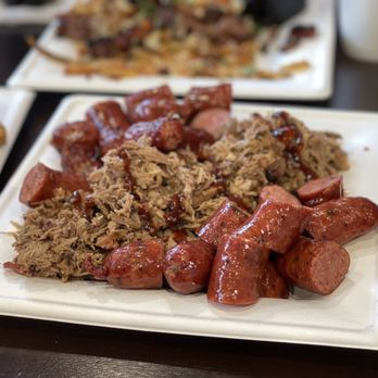 Burnt Bbq & Tacos - Pulled pork and smoked sausage - Barbeque Near Me - Plano, Texas