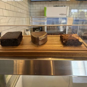 Cream - Brownies and Dubi chocolate - Ice Cream & Frozen Yogurt Near Me - Fresno, California