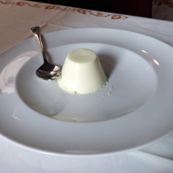 Al Sangiovese - panna cota - Emilian Near Me - Bologna, BO Al Sangiovese - panna cota - Emilian Near Me - Bologna, BO