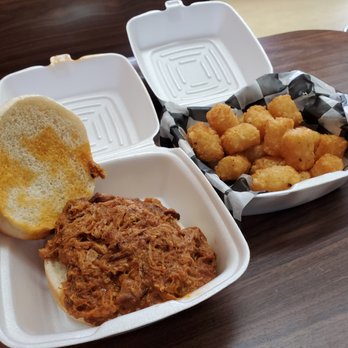 Q & J's BBQ Rib House - Barbecue sandwich. - Barbeque Near Me - Hamer, South Carolina