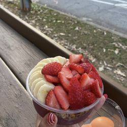 Planet Smoothie - Dragon fruit açaí with banana strawberry oats and honey drizzle  Also try the bubble trouble . With popping bobba