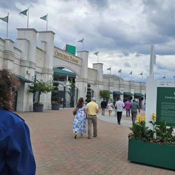 Churchill Downs - Main gate - Horse Racing Near Me - Louisville, Kentucky