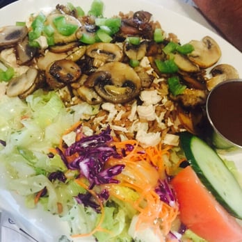 Restaurant Adams - Chicken and rice platter - French Near Me - Gaspé, Quebec Restaurant Adams - Chicken and rice platter - French Near Me - Gaspé, Quebec