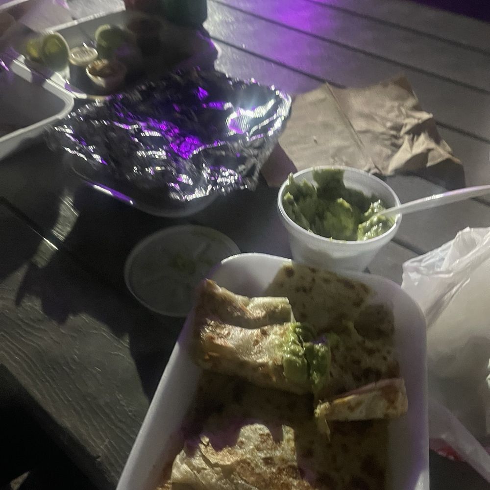 Quesadilla guacamole peach cheese brew so Quesadilla guacamole peach cheese brew so