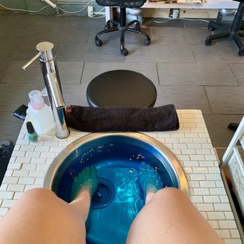 Free Edge Beauty By Raven - Nail Salons Near Me - Brooklyn, New York
