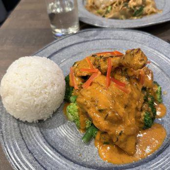 Thai Hot Box - Chu Chee Duck Curry - Thai Near Me - New York, New York