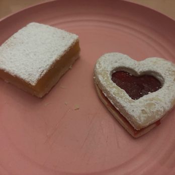 Mom's Apple Pie Bakery - Lemon bar and Linzer raspberry cookie - Bakeries Near Me - Leesburg, Virginia Mom's Apple Pie Bakery - Lemon bar and Linzer raspberry cookie - Bakeries Near Me - Leesburg, Virginia