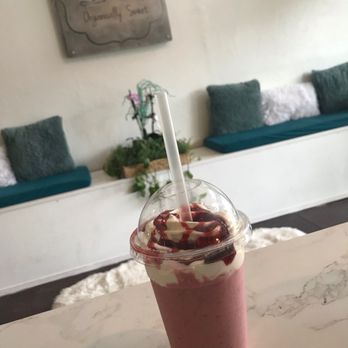 Dulce Organically Sweet - Berry Smoothie - Bakeries Near Me - Ardmore, Oklahoma