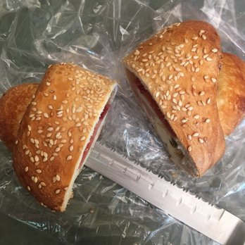 Elgin Fresh Market - Han, cheese and jalapeño roll topped with sesame seeds $1.86 w/tax - Fruits & Veggies Near Me - Elgin, Illinois