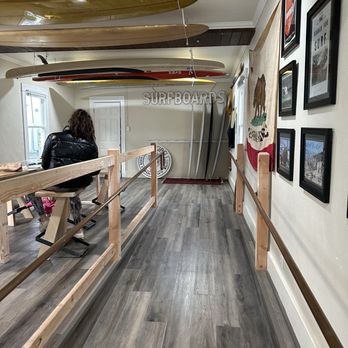 Sleepy Seal Coffee - Back seating area, cool area with a communal table - Coffee & Tea Near Me - Redondo Beach, California Sleepy Seal Coffee - Back seating area, cool area with a communal table - Coffee & Tea Near Me - Redondo Beach, California