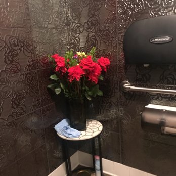 The Hound Bar - Pretty bathroom with real flowers - Bars Near Me - South Gate, California The Hound Bar - Pretty bathroom with real flowers - Bars Near Me - South Gate, California